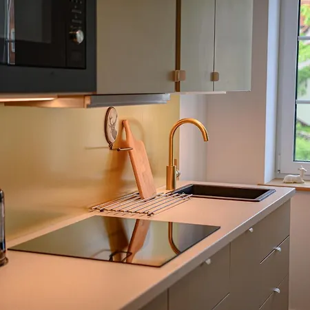 Pod Golebiem Contactless Check In 24h * カルパッチ